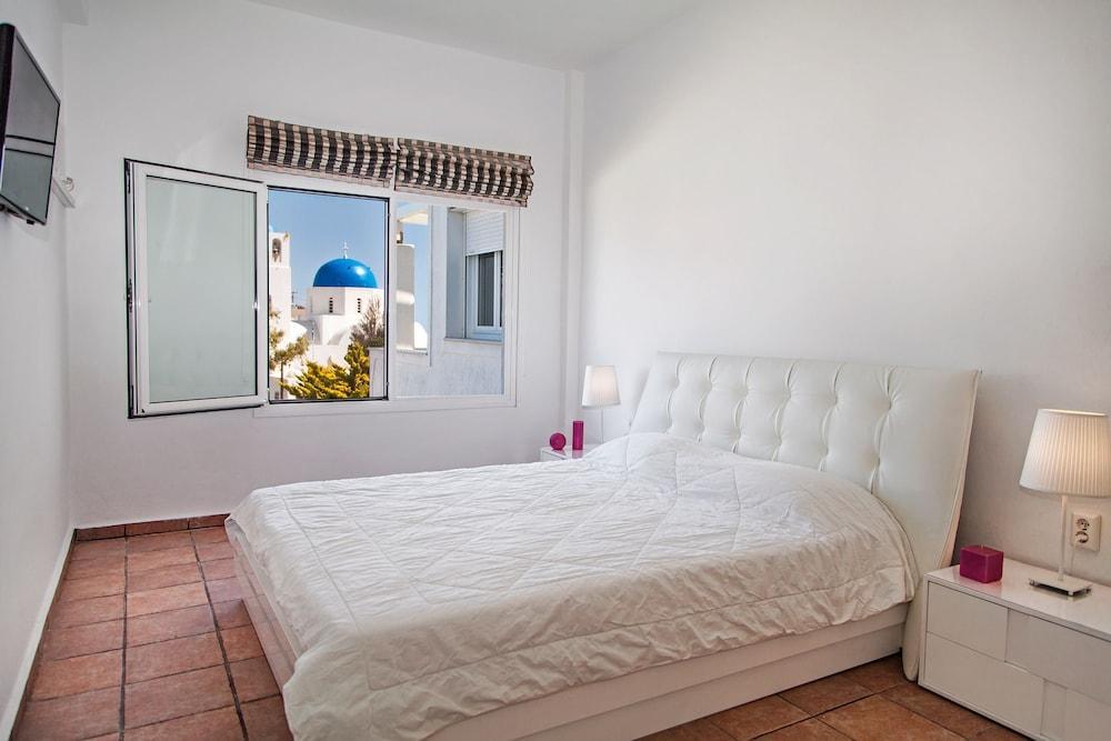 Airth Santorini Suites Firostefani Exterior photo